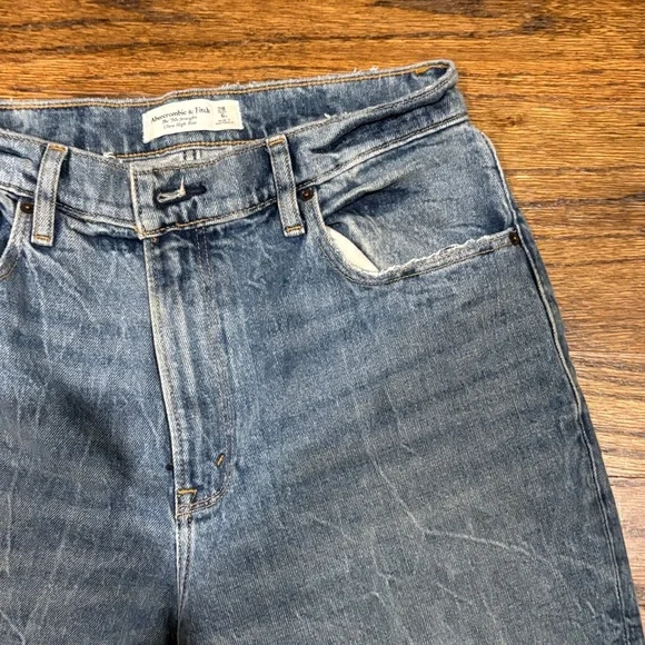 Abercrombie & Fitch 90’s Straight Leg High-rise Blue Jeans size 28/6 - Picture 3 of 4